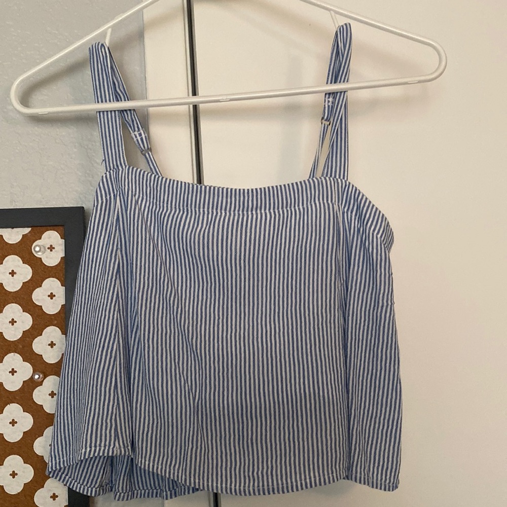 NWT Hollister Crop Tops size S
